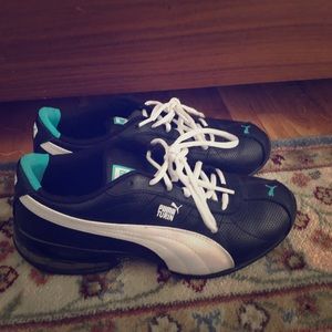 Puma sneakers size 8.5 women’s black white teal